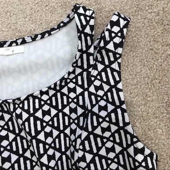 🎉Sale🎉Two piece shorts,crop top set ✨ Worn Once✨ - Picture 2 of 4